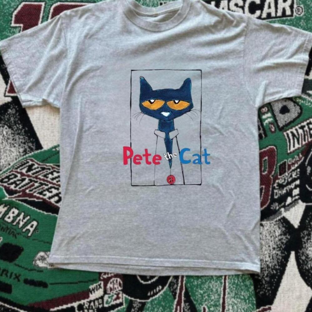 Gildan Men Gray T-Shirt, Pete The Cat Grey Cotton T-Shirt